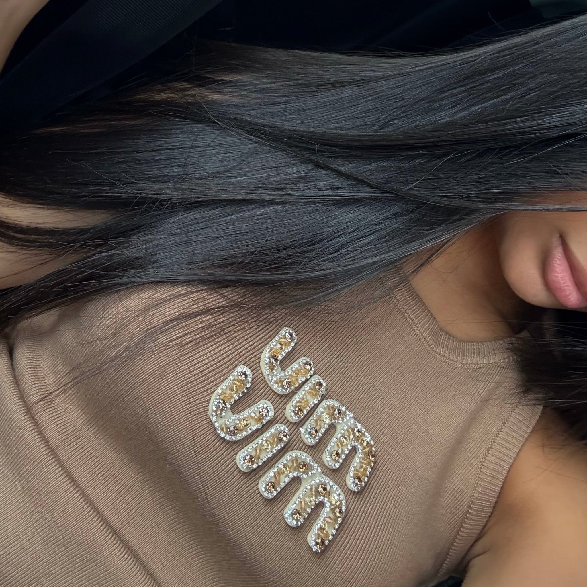 TOP MARRON COTELÉ AVEC LOGO BRODÉ